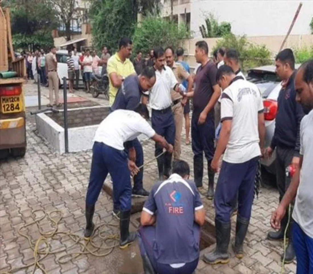 সেপটিক চেম্বার পরিষ্কার করতে গিয়ে মৃত্যু হল ২ সাফাই কর্মীর, নিখোঁজ ১
