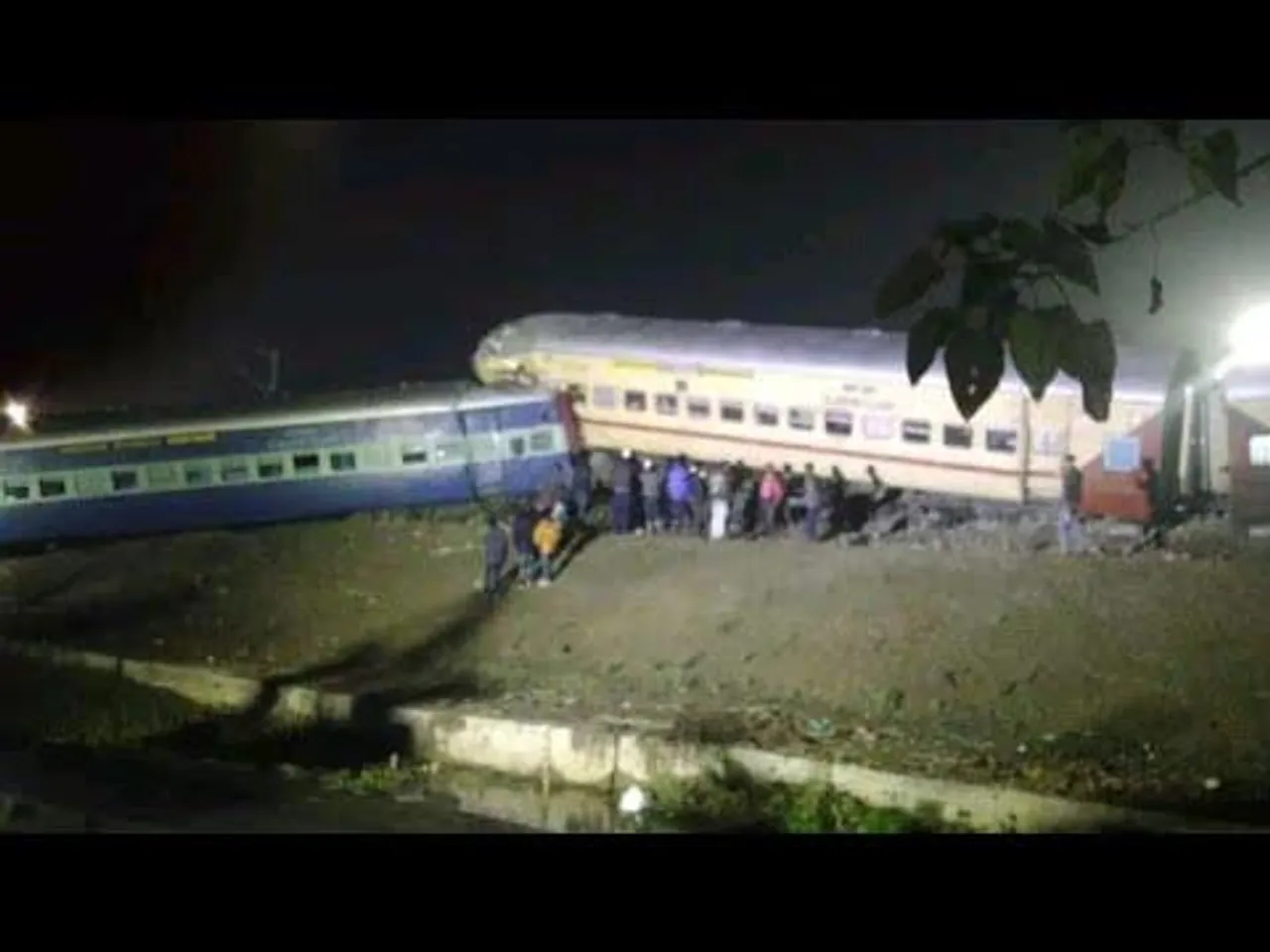 রাত্রিকালীন উদ্ধারকার্যে আরও বিএসএফ মোতায়েন করা হলো