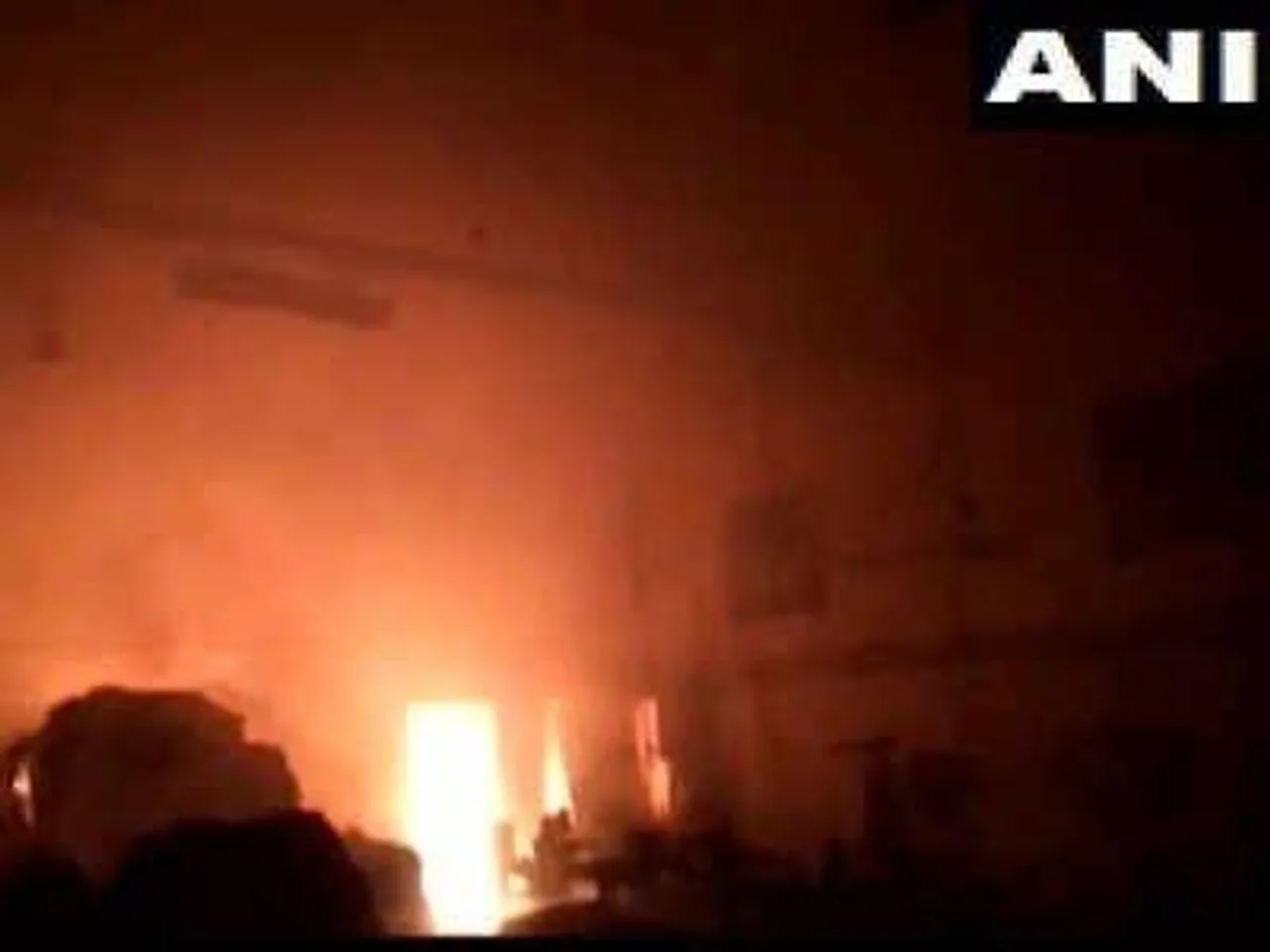 কেষ্টপুরে বিধ্বংসী আগুন, ভস্মীভূত একাধিক দোকান