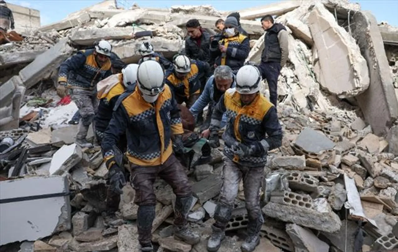 ভূমিকম্পের ৭ দিন পর জীবিত উদ্ধার ১০ বছরের কিশোরী