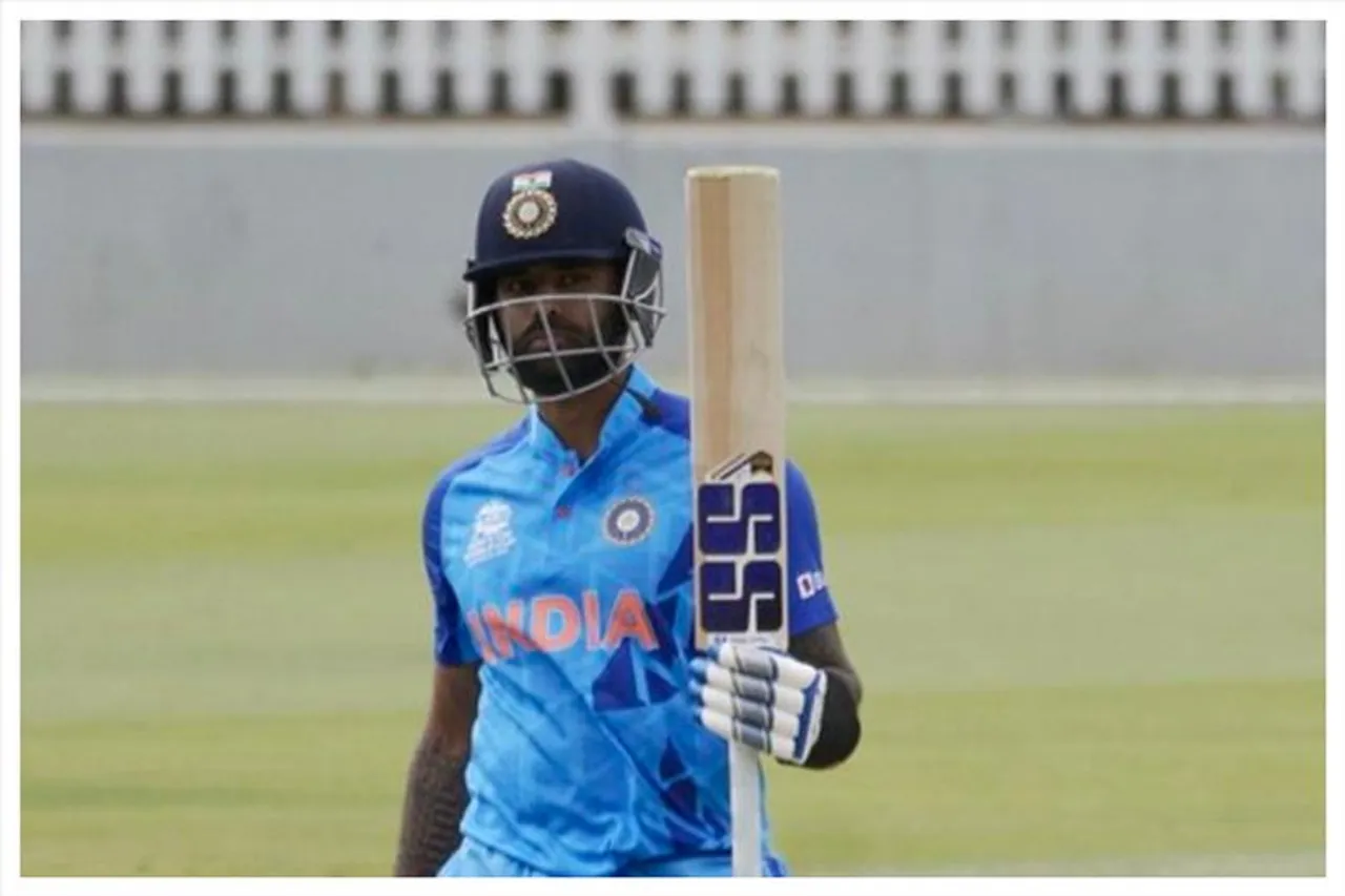 ৩৫ বলে ৫২ রানের ইনিংস খেললেন সূর্যকুমার