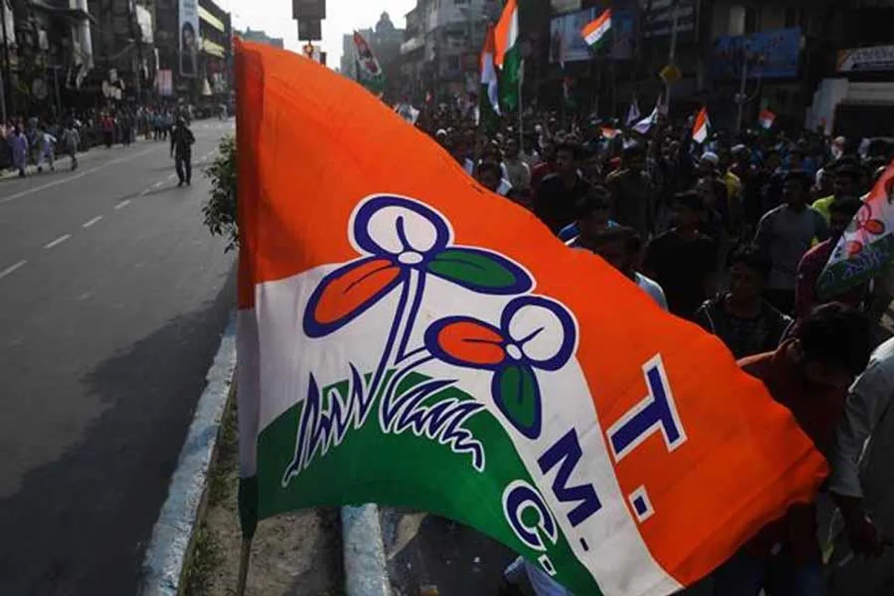 তৃণমূল কাউন্সিলরের ছোড়া কাপ-ডিসের আঘাতে জখম আরেক কাউন্সিলর!