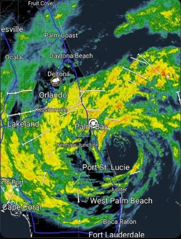 নিকোলঃ ফ্লোরিডায় শুরু ঝোড়ো হাওয়া