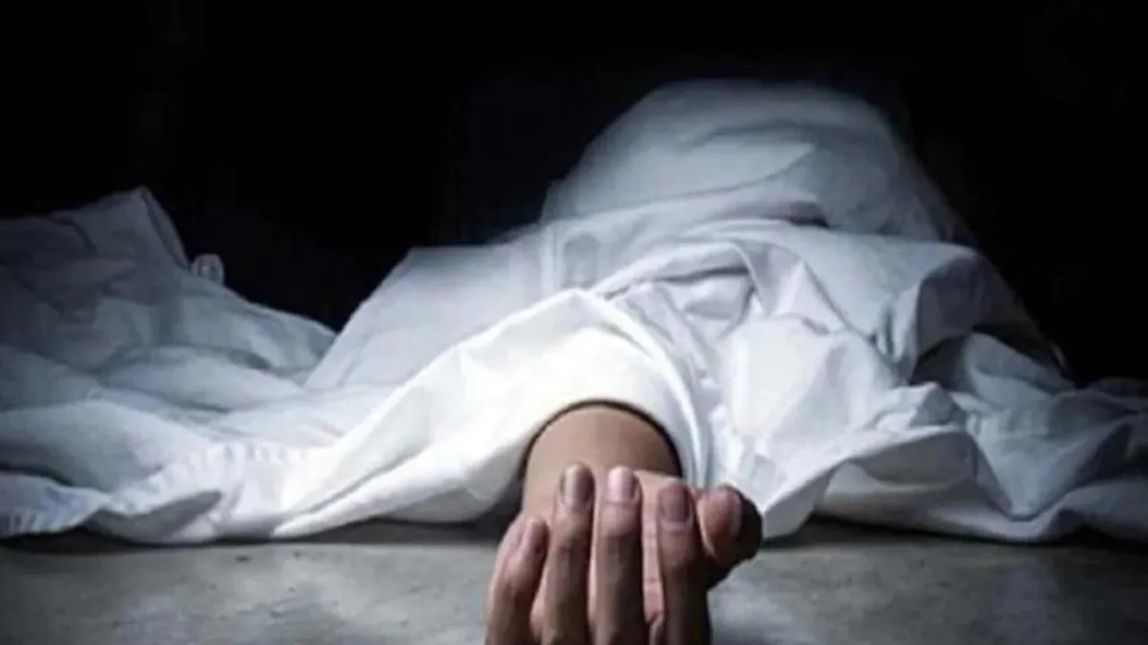 শারীরিক নিগ্রহ সহ্য করতে না পেরে সৎ বাবাকে খুন মা-মেয়ের