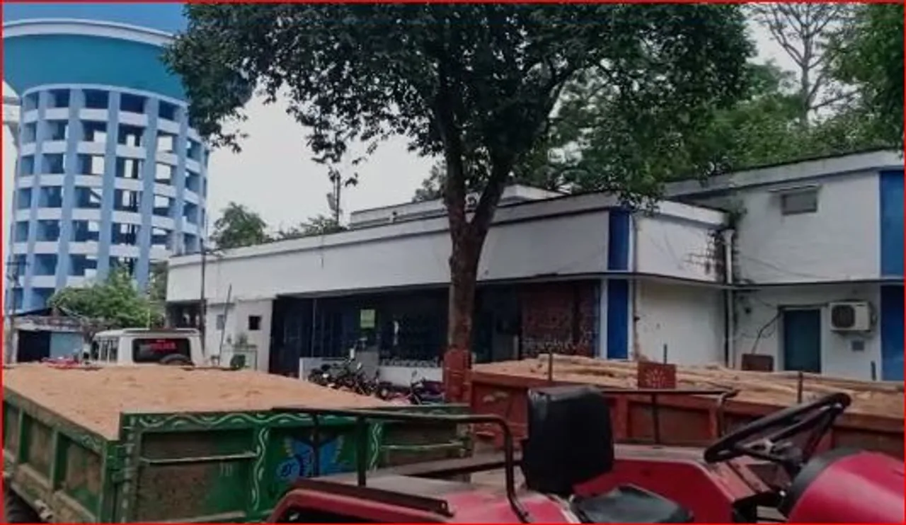 অবৈধ বালি বোঝাই গাড়ি আটক করল পুলিশ