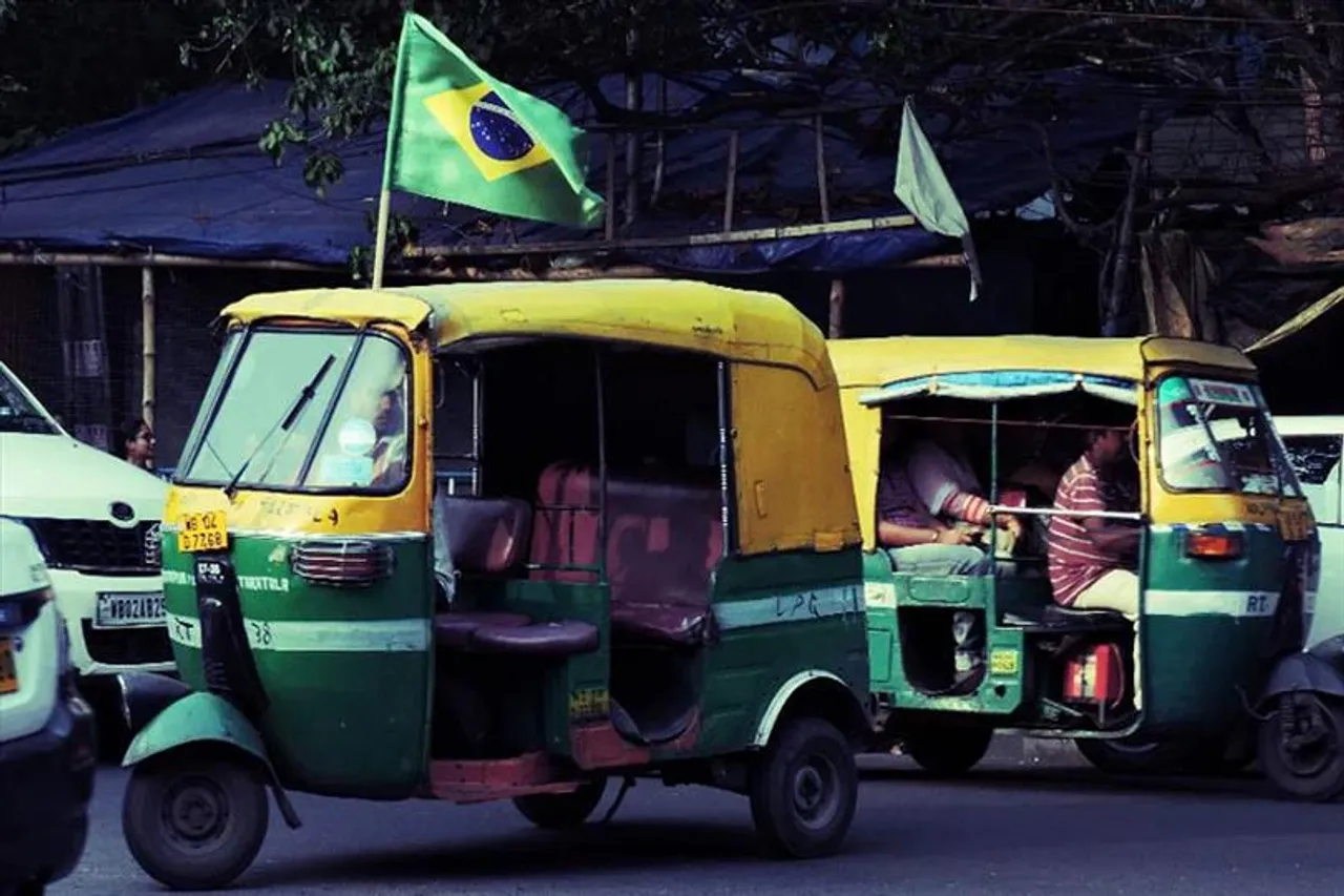 কলকাতায় কতো দামে বিক্রি হচ্ছে বিভিন্ন দেশের জার্সি?