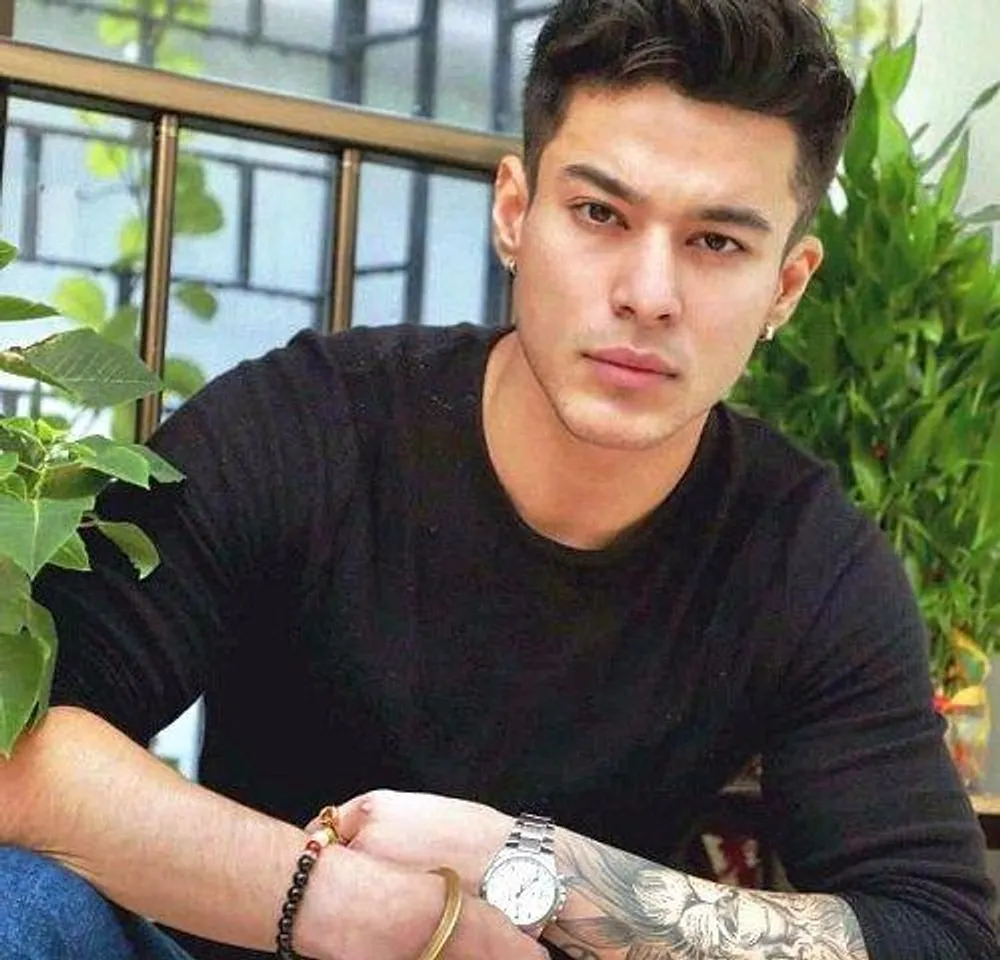 প্রতিকের নয়া ভিডিওয় দর্শকের মন জয়