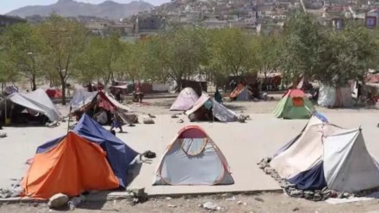 কাবুলে খোলা আকাশের নিচে এখনও হাজারো ক্ষুধার্ত মানুষ