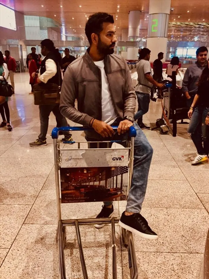 শ্রীলঙ্কাকে হারিয়ে আবারও লক্ষ্য ভেদের দৌড়ে রোহিত