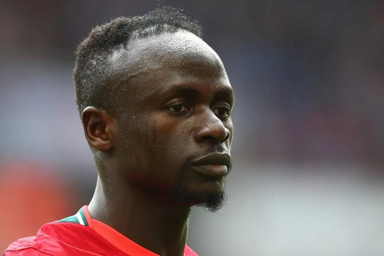 দল বদল করছেন মানে