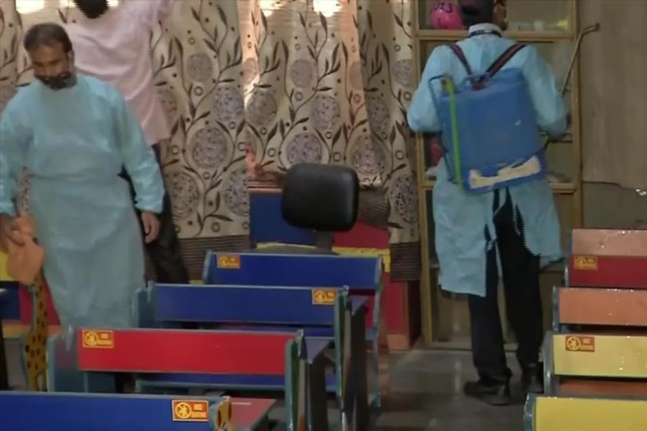 রাজধানীতে খুলছে স্কুল