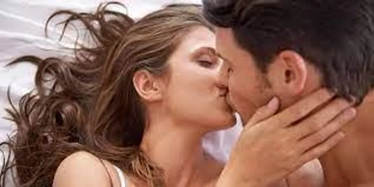 চুম্বনেই বাজিমাত