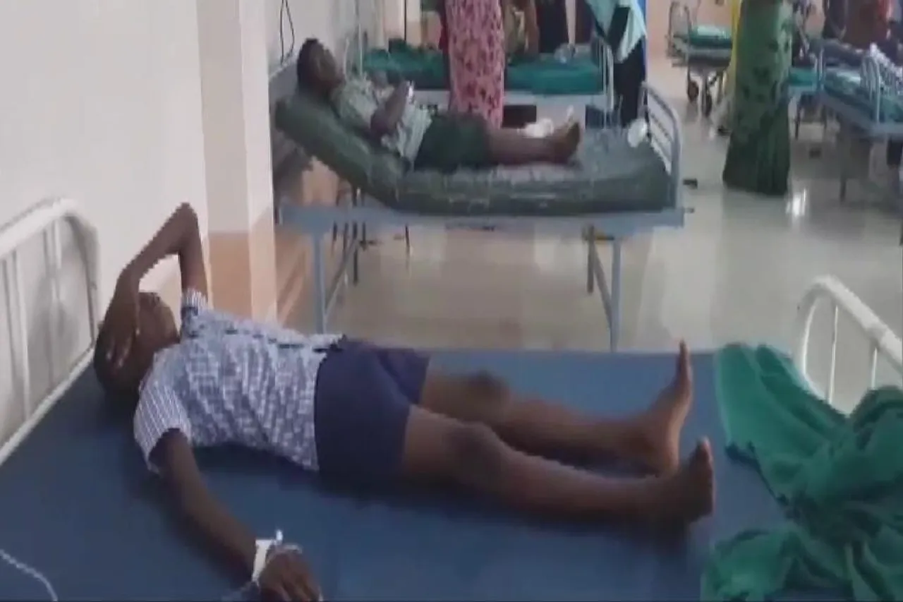 প্রাথমিক বিদ্যালয়ের খাবারে বিষক্রিয়া, হাসপাতালে ভর্তি ১২ জন শিক্ষার্থী