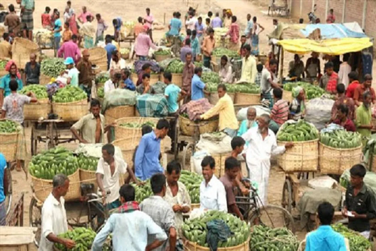 গ্রামীণ হাটের বাড়িতে চলছে স্কুল