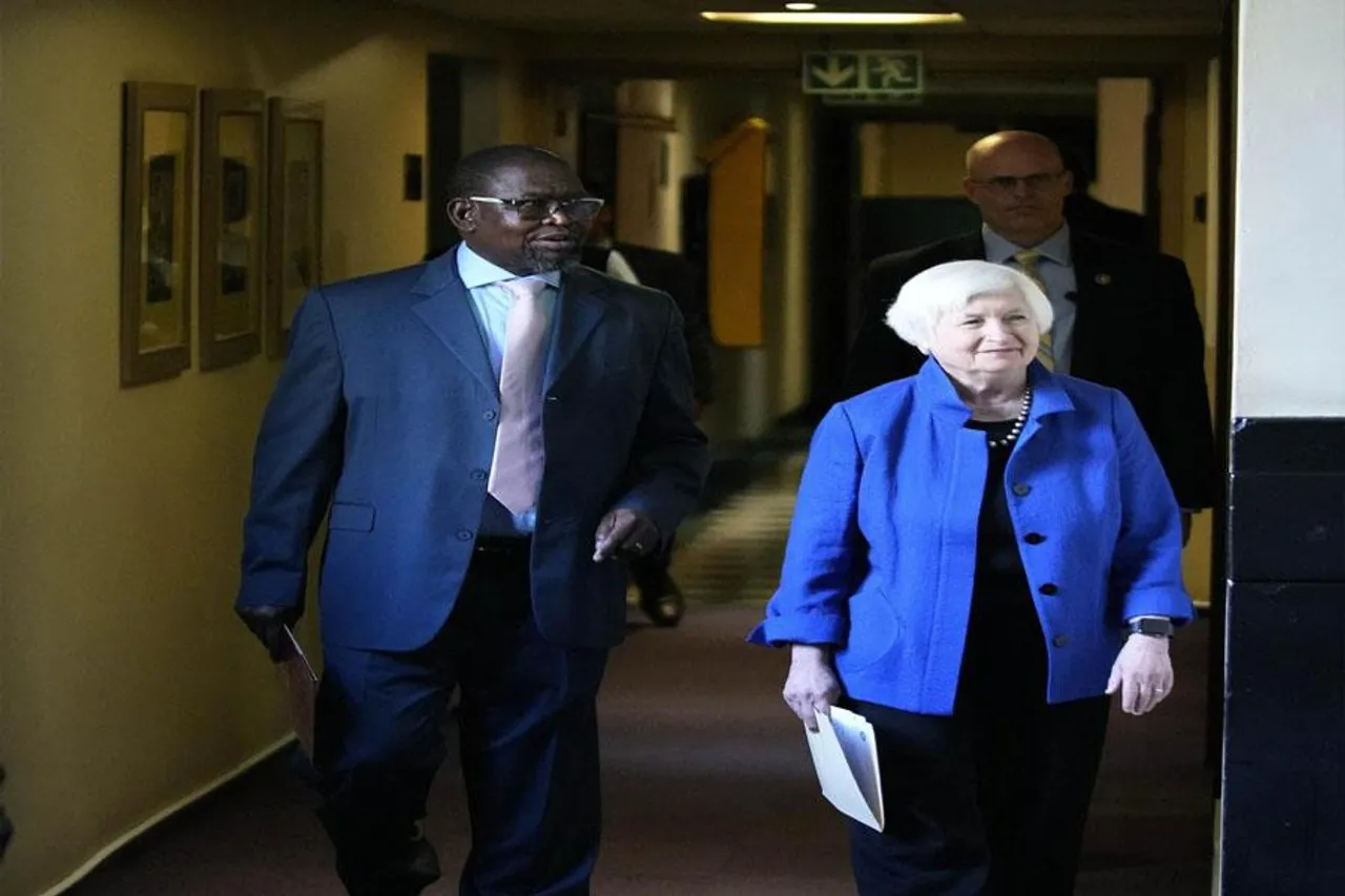 মার্কিন অর্থমন্ত্রী জ্বালানি রূপান্তর নিয়ে দক্ষিণ আফ্রিকার সঙ্গে আলোচনা করেন