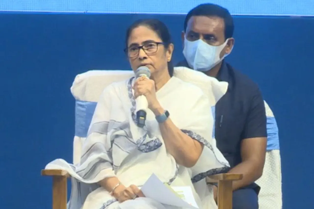 কেন সময়ে কাজ হচ্ছে না? রেগে গেলেন মুখ্যমন্ত্রী