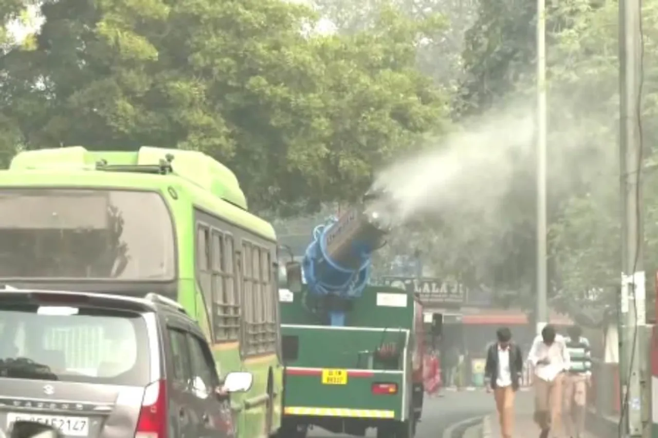 বায়ু দূষণ নিয়ন্ত্রণে অ্যান্টি-মগ বন্দুক ব্যবহার- দেখুন ভিডিও