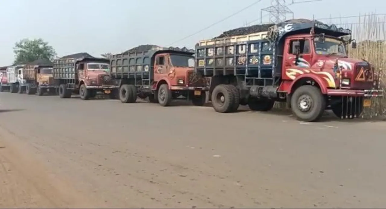 ফাইন হলো ইসিএলের ওভারলোডিং ১১ টি ডাম্পার এর