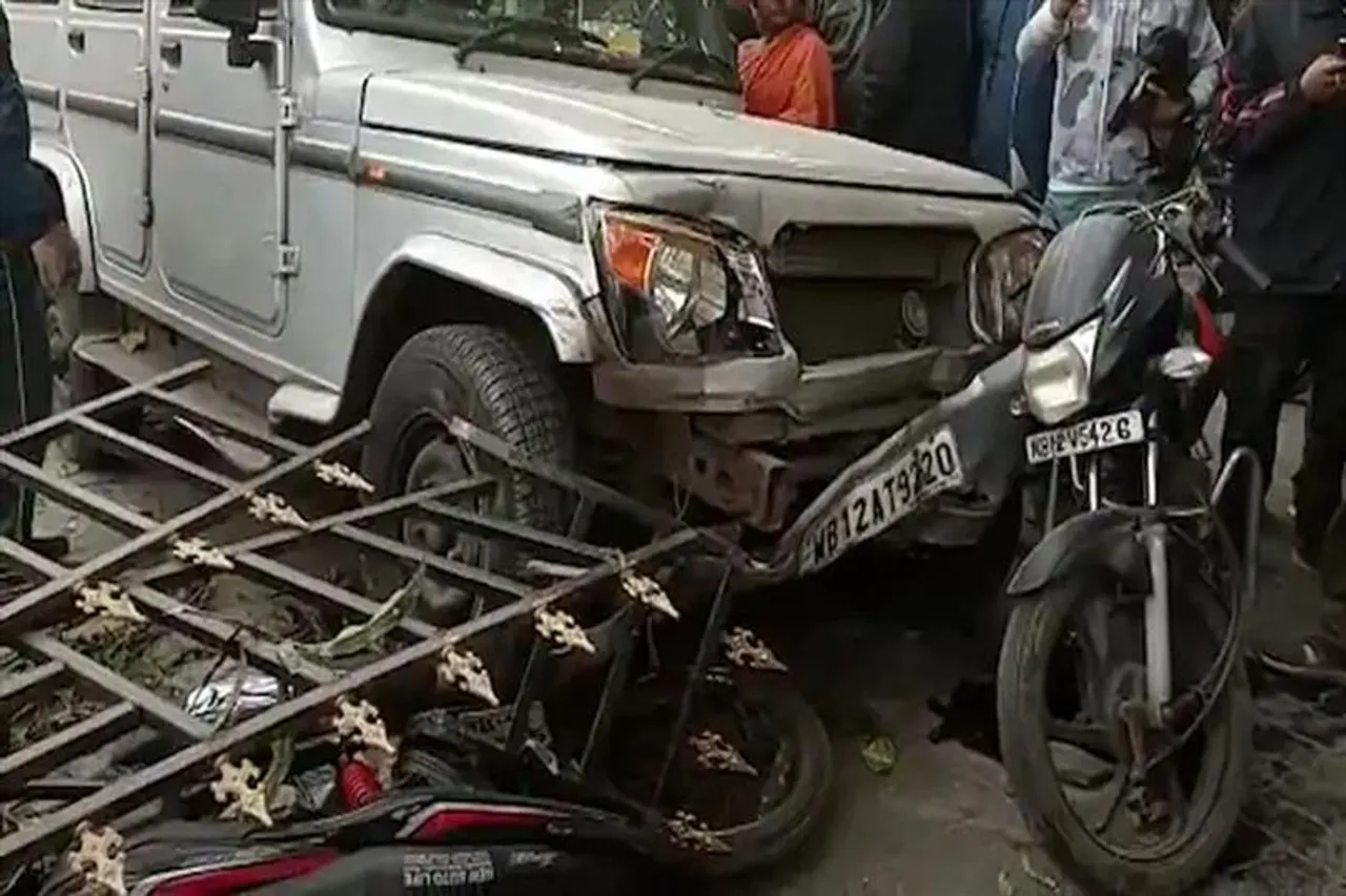 হাওড়ার ডুমুরজলায় ভয়াবহ দুর্ঘটনা