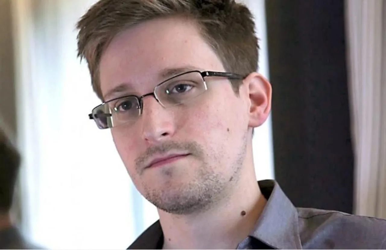 রুশ নাগরিক হিসেবে শপথ নিলেন স্নোডেন