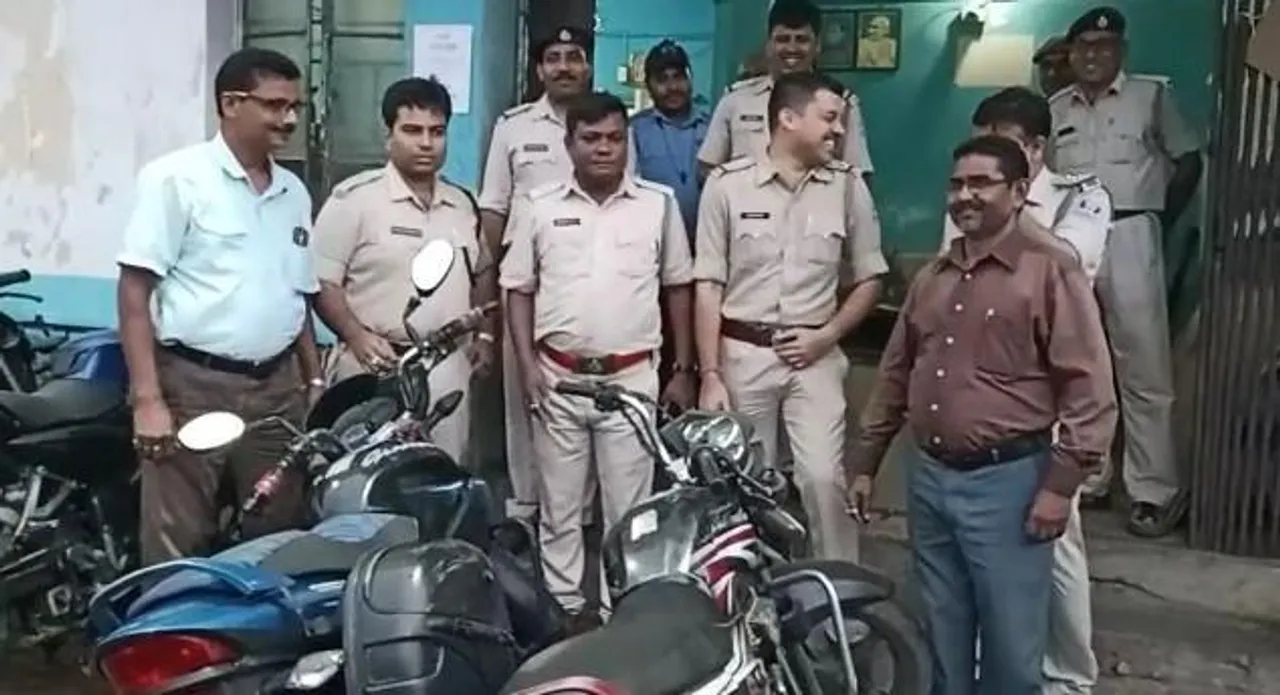 মোটরসাইকেল চুরির ঘটনায় বড়সড় সাফল্য পেল দুর্গাপুরের ফরিদপুর ফাঁড়ির পুলিশ।