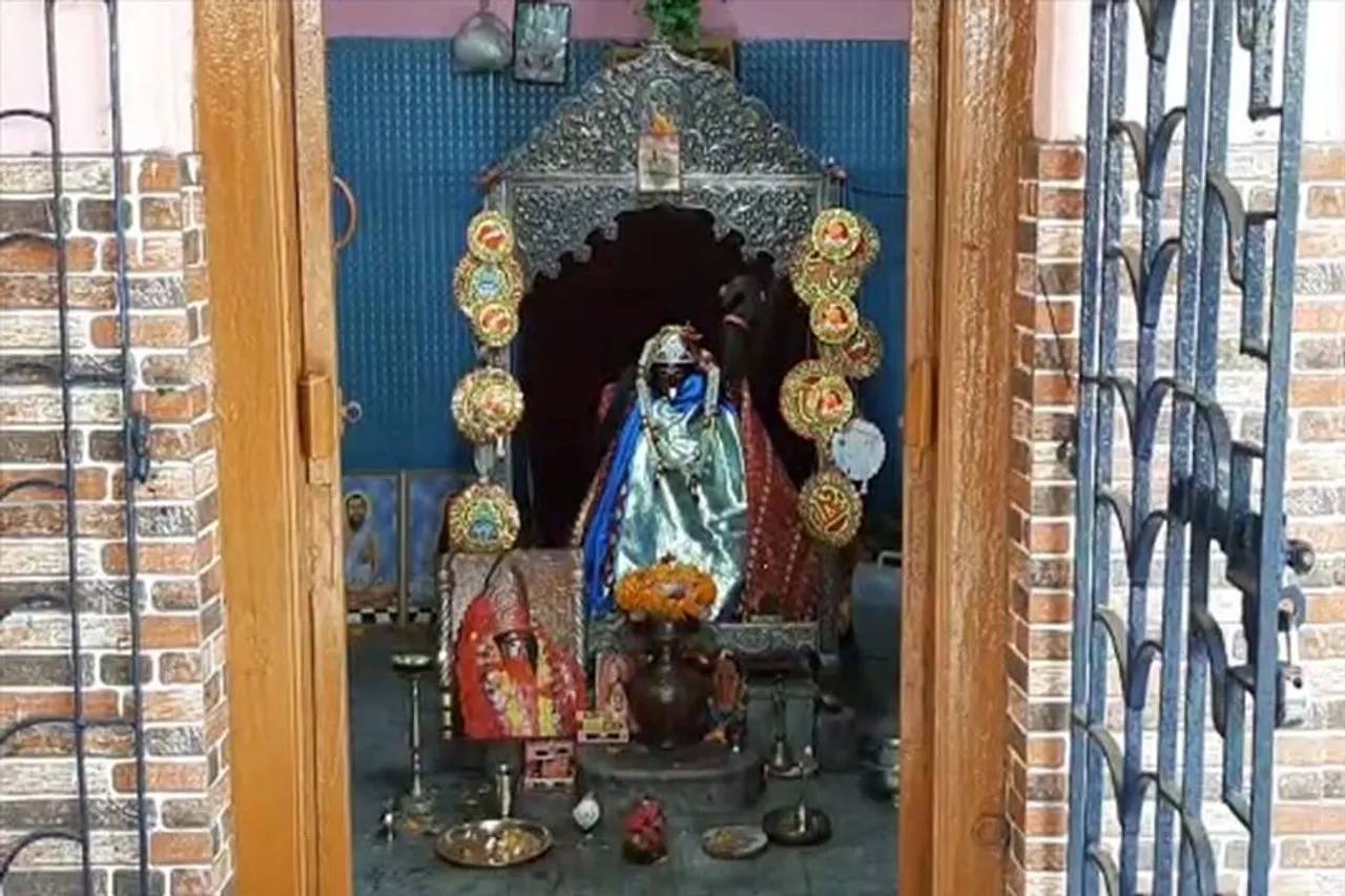 শিবরাত্রির আগে মন্দিরে চুরির ঘটনায় চাঞ্চল্য