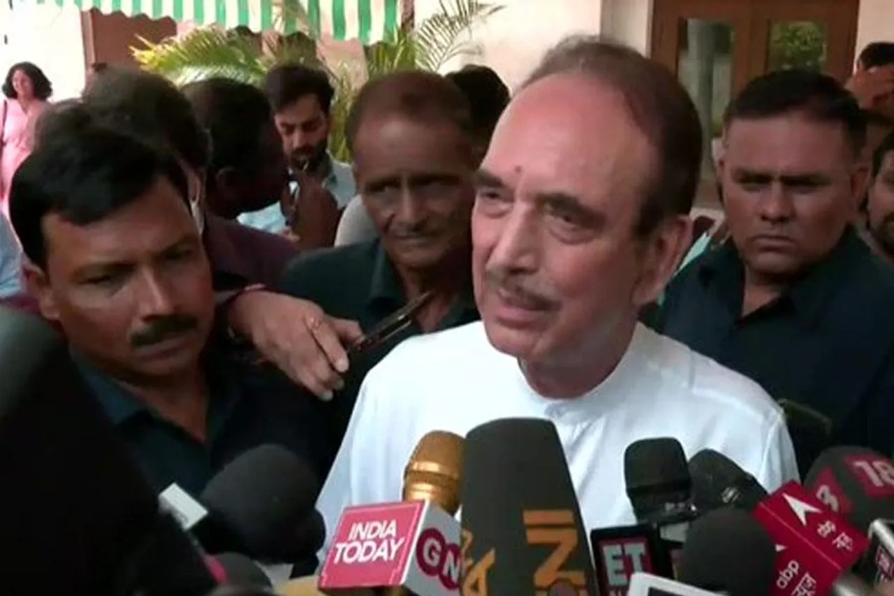 আমাকে আমার জন্য বাড়ি ছেড়ে যেতে বাধ্য করা হয়েছেঃ গুলাম নবী আজাদ