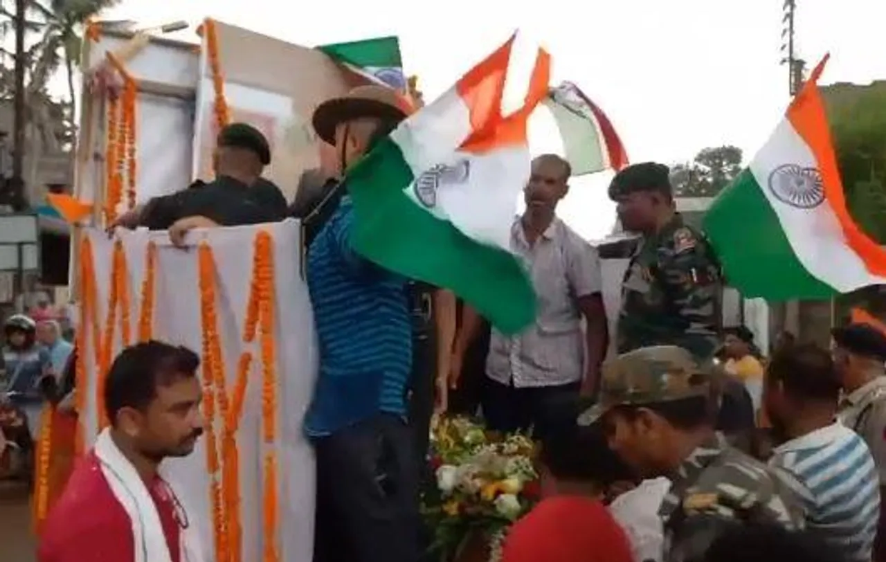 খড়গপুরের বাড়িতে ফিরল জওয়ানের কফিন বন্দি দেহ