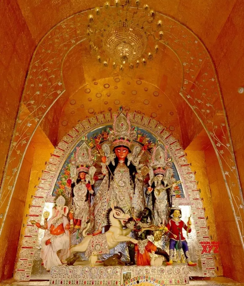 এবারে হাতিবাগান সর্বজনীনের থিম কি জানেন?