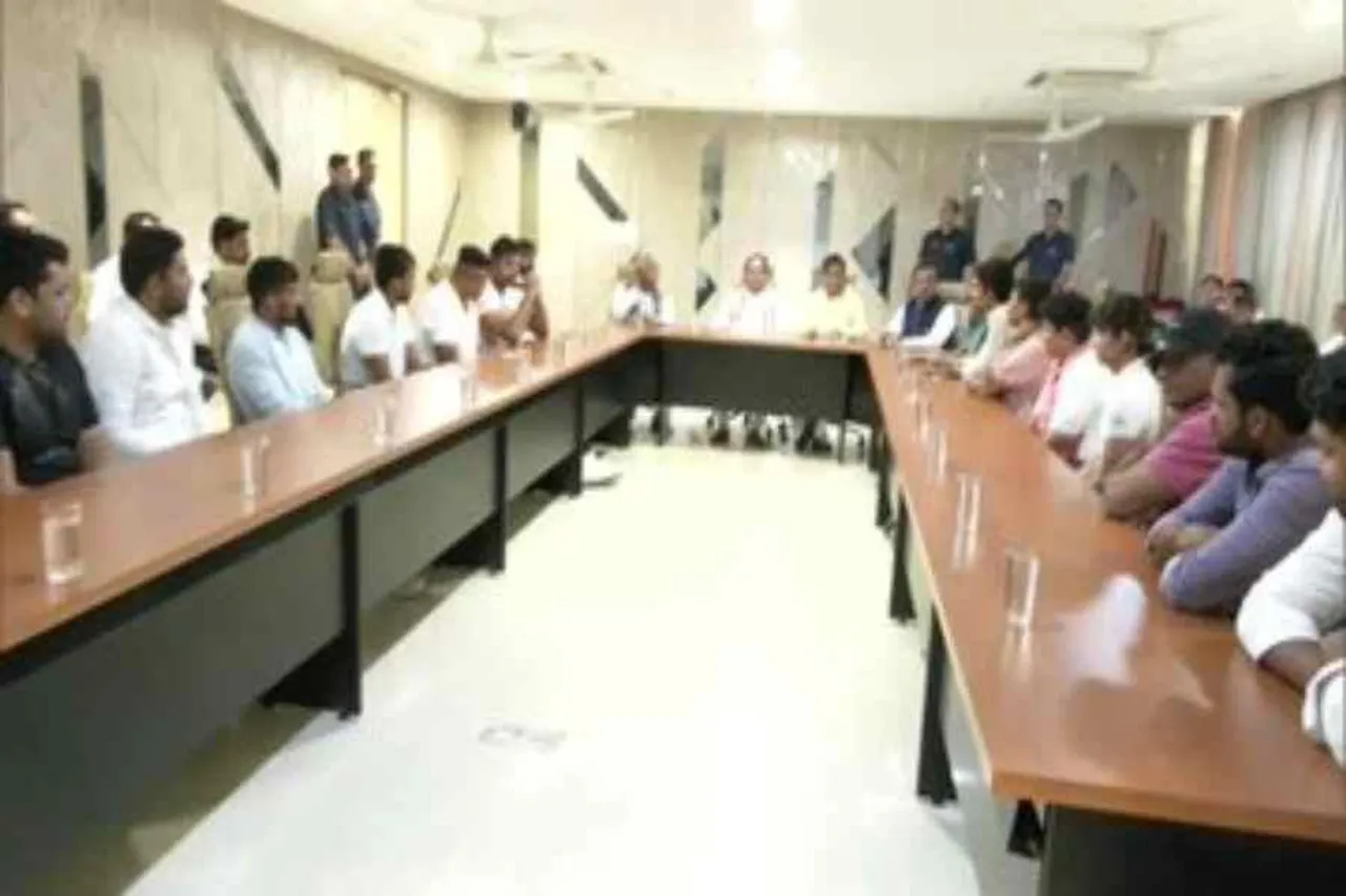 বিশিষ্ট ক্রীড়াবিদদের সঙ্গে দেখা করলেন জেপি নাড্ডা