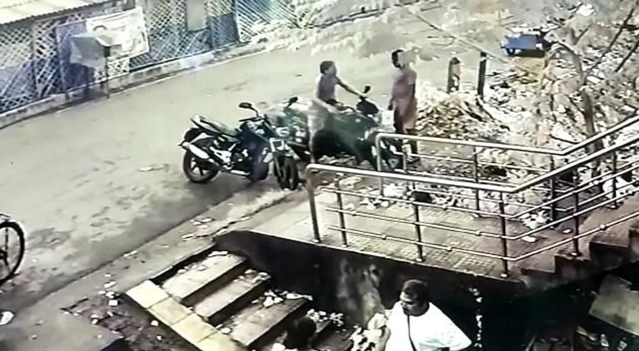 বাইক স্টার্ট করতে গিয়ে ঘটলো দুর্ঘটনা, দেখুন ভিডিও