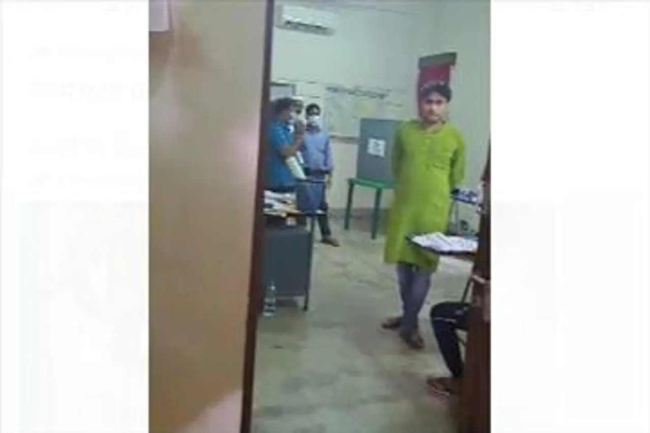 সকালের ভোটার বেলা বাড়তেই হয়ে গেলেন পোলিং এজেন্ট, দেখুন ভিডিও