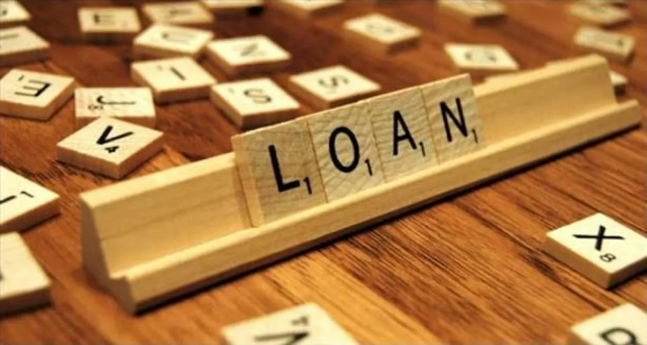 ঋণ নেওয়ায় অনেক পিছিয়ে মহিলারা!