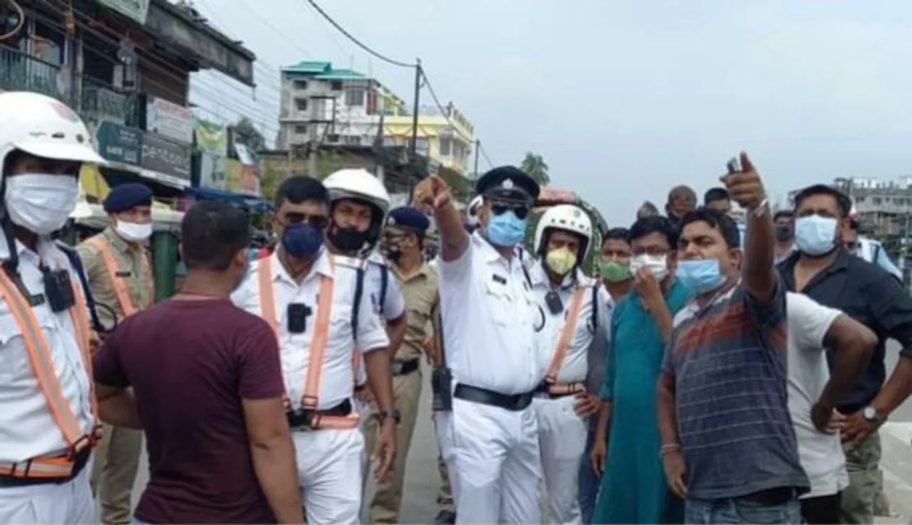 শিলিগুড়িতে ট্রাফিক আইন মানাতে লাগাতার অভিযান