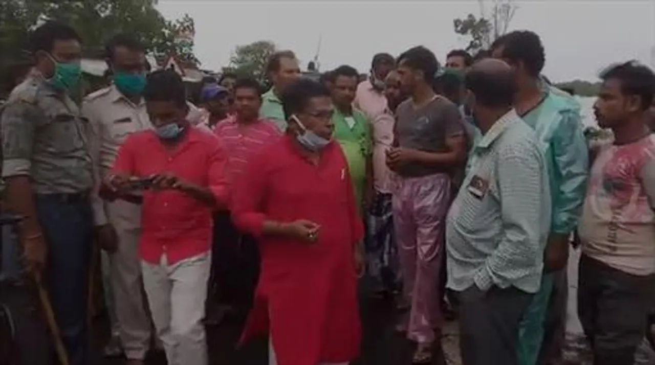 ভারী বৃষ্টিপাতের জেরে ক্ষতিগ্রস্ত কেশপুর পরিদর্শনে বিধায়ক