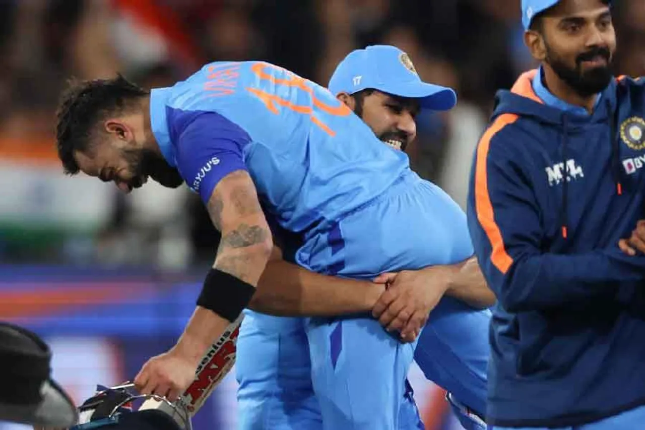 বিরাটকে কাঁধে তুলে রোহিতের উচ্ছ্বাস প্রকাশ