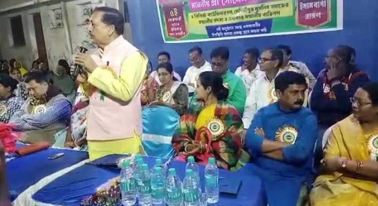 পৌরপ্রধান মানসিক ভারসাম্যহীন হয়ে পড়েছেন মন্তব্য তৃণমূলের জেলা সভাপতির, সঠিক ভিডিও প্রকাশের দাবি পৌরপ্রধানের