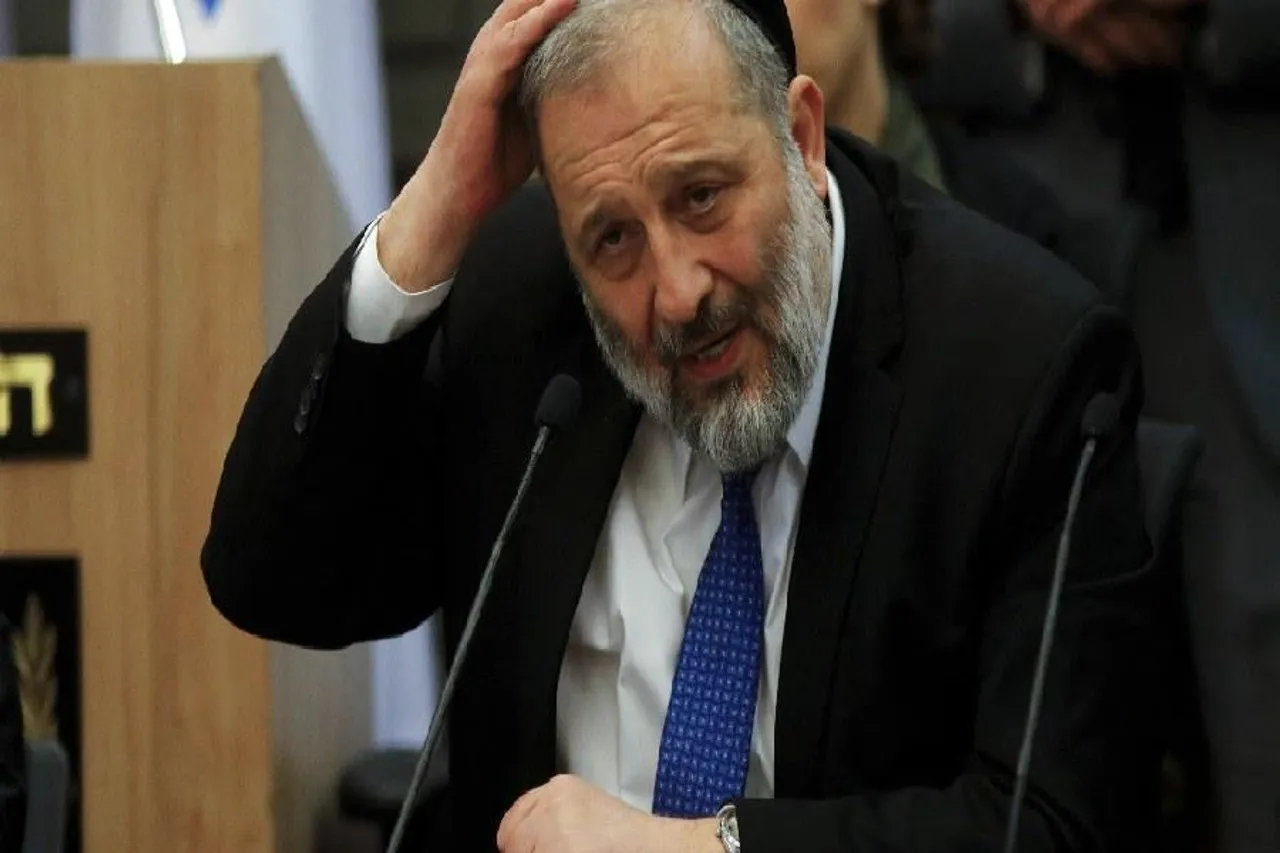 ইসরায়েলের উপ-প্রধানমন্ত্রীকে বরখাস্তের নির্দেশ শীর্ষ আদালতের