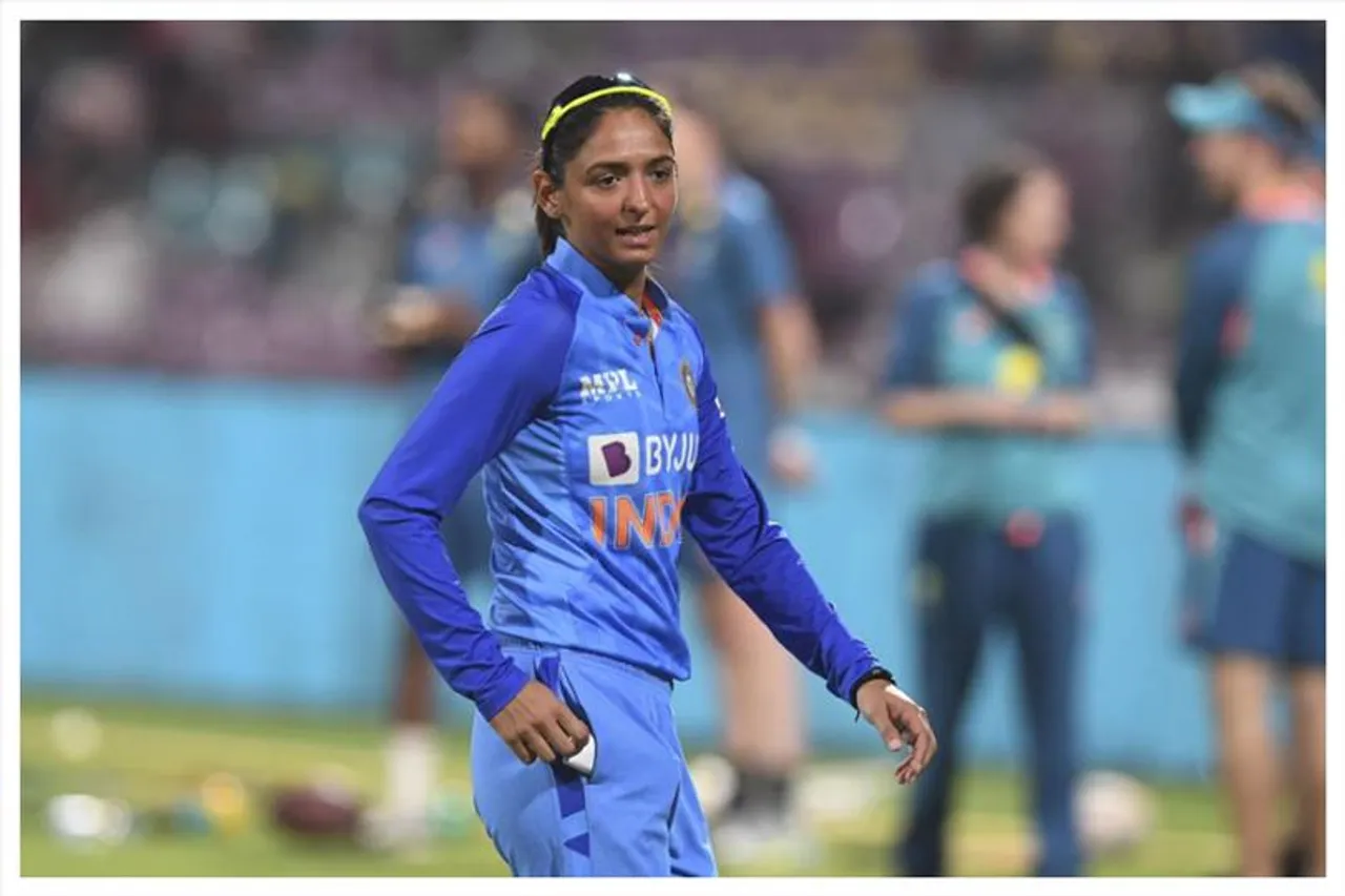 প্রথম ক্রিকেটার হিসেবে ১৫০টি টি-টোয়েন্টি ম্যাচ হরমনপ্রীতের