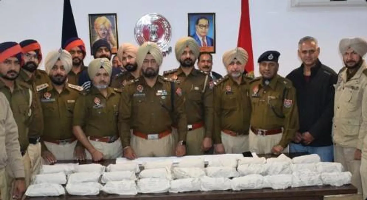 ৩১.০২ কেজি হেরোইন উদ্ধার করল ফাজিলকা পুলিশ এবং বিএসএফ