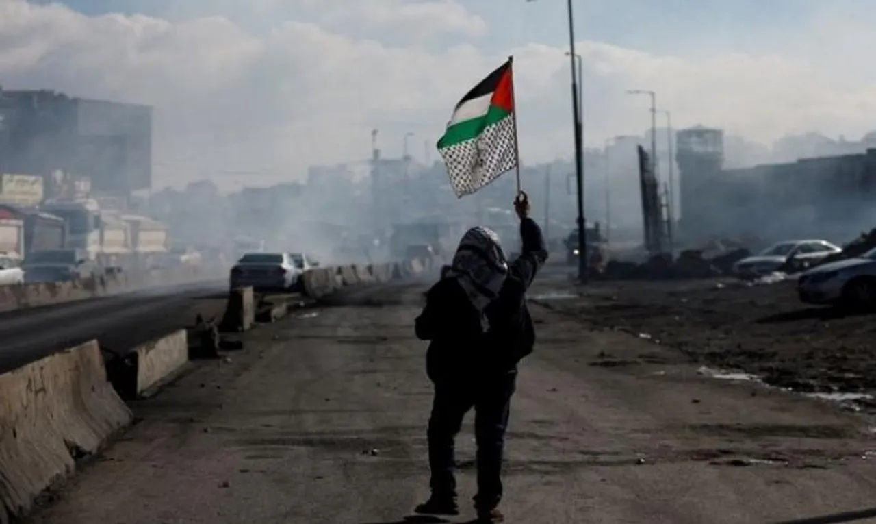 ফিলিস্তিনের পতাকা সরানোর নির্দেশ ইসরায়েলের