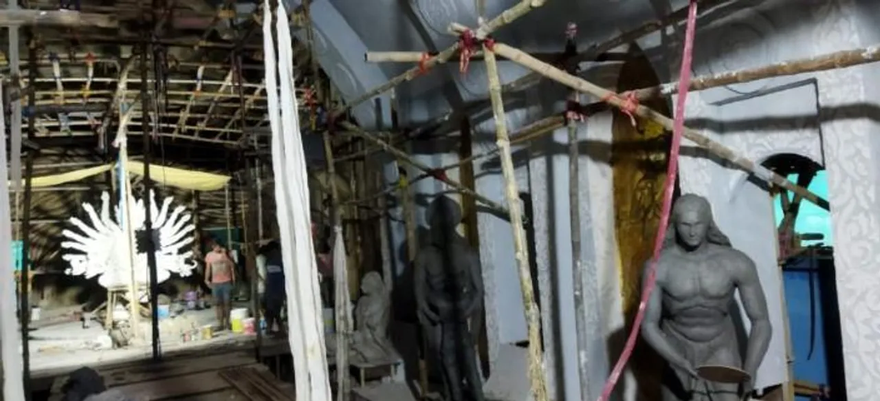 'হোয়াইট রাবণ' করতে এই পুজো কমিটির বাজেট কত জানেন?