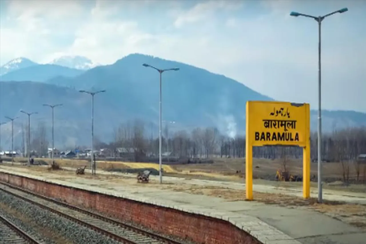 উপত্যকায় বরাত জোরে প্রাণে বাঁচলেন ব্যাঙ্ক ম্যানেজার