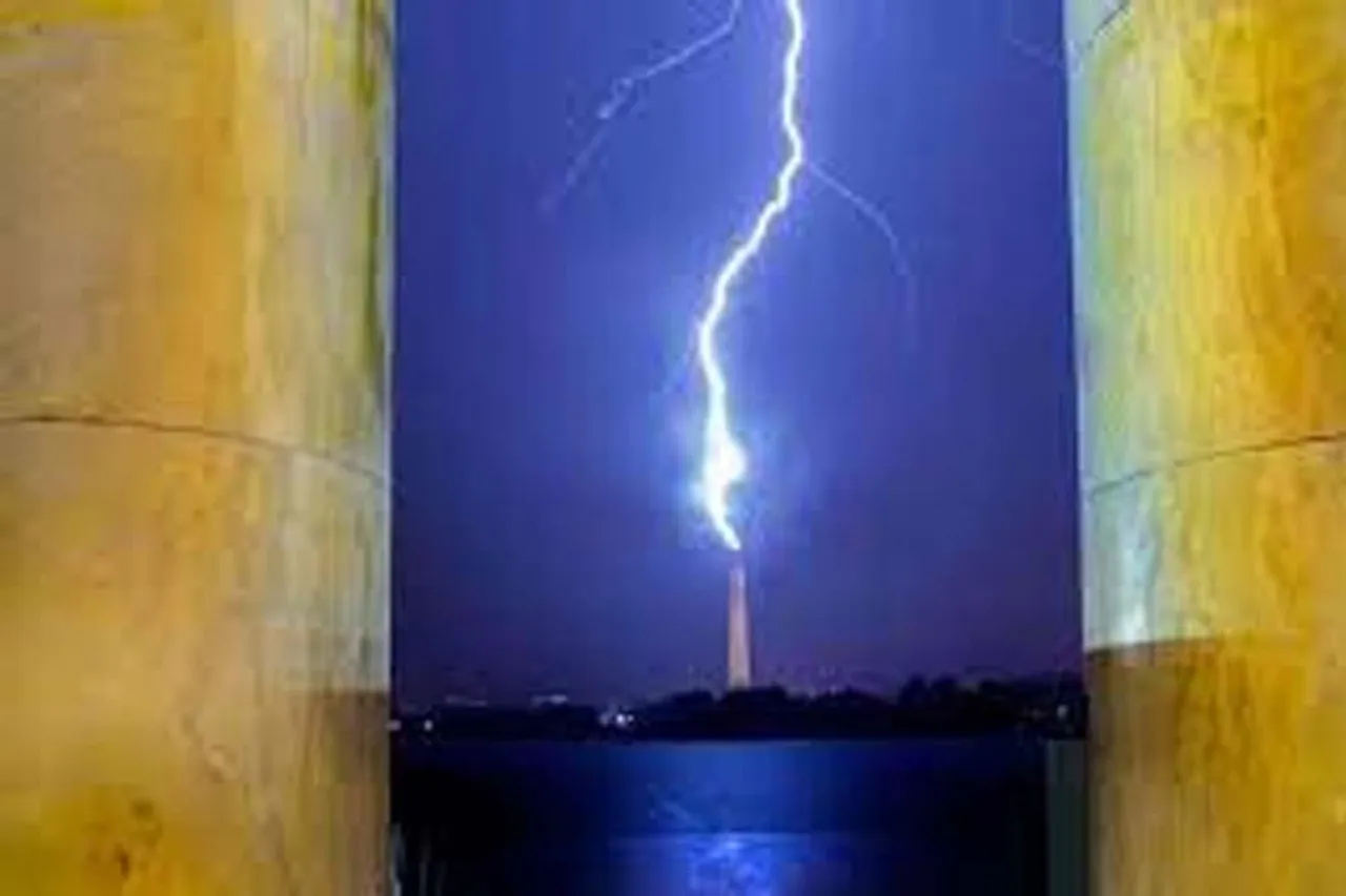 ওয়াশিংটনে বজ্রপাত, আহত একাধিক
