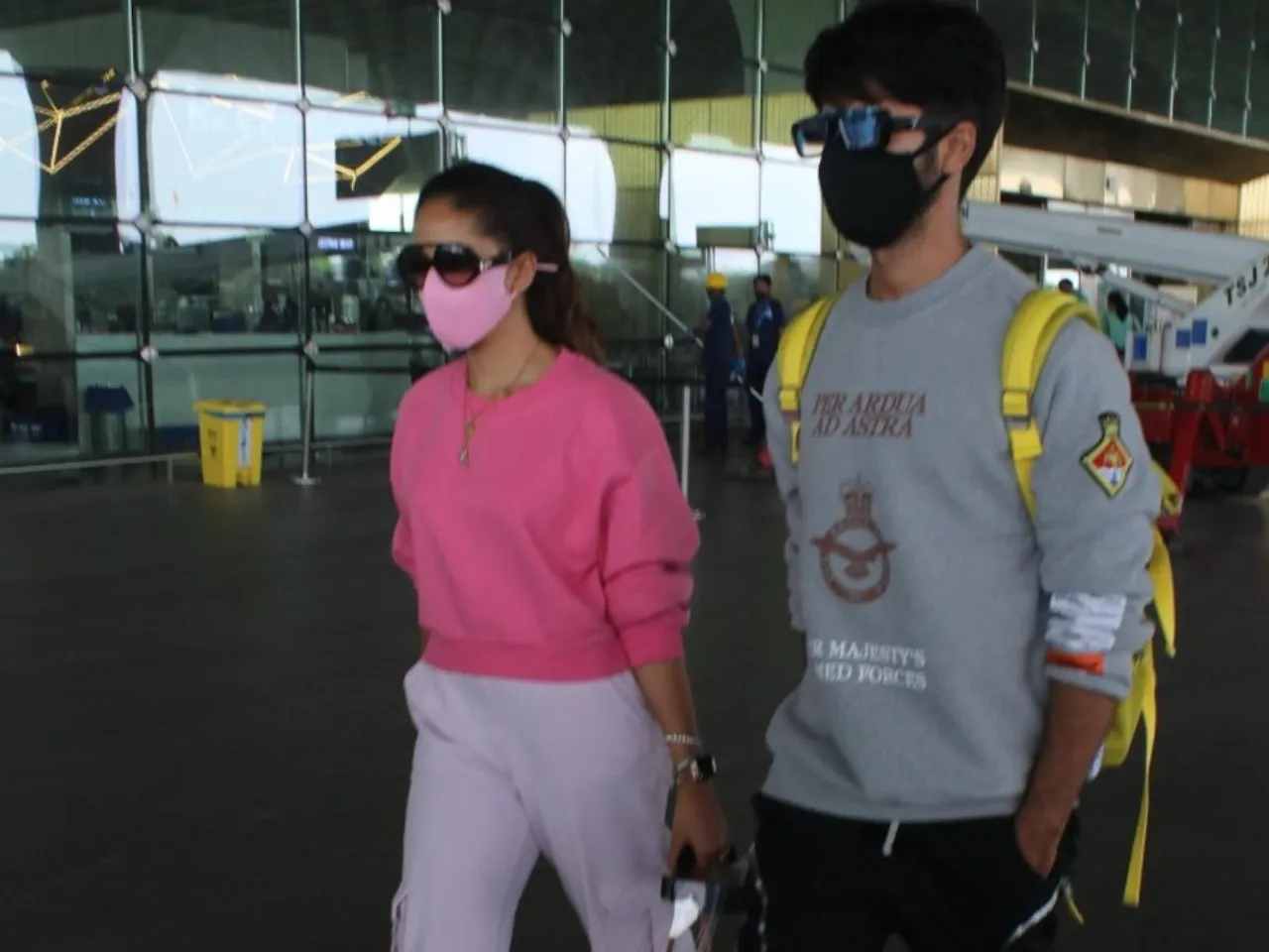 ছুটির কিছু মুহূর্ত ভাগ করলো মীরা রাজপুত