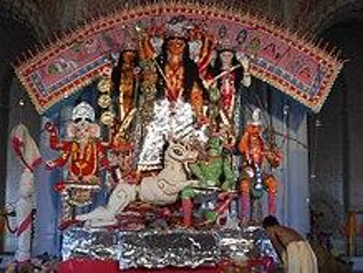 এক নতুন রীতিতে শুরু হয়েছিল কৃষ্ণনগর রাজবাড়ির পুজো, জানুন সেই ইতিহাস