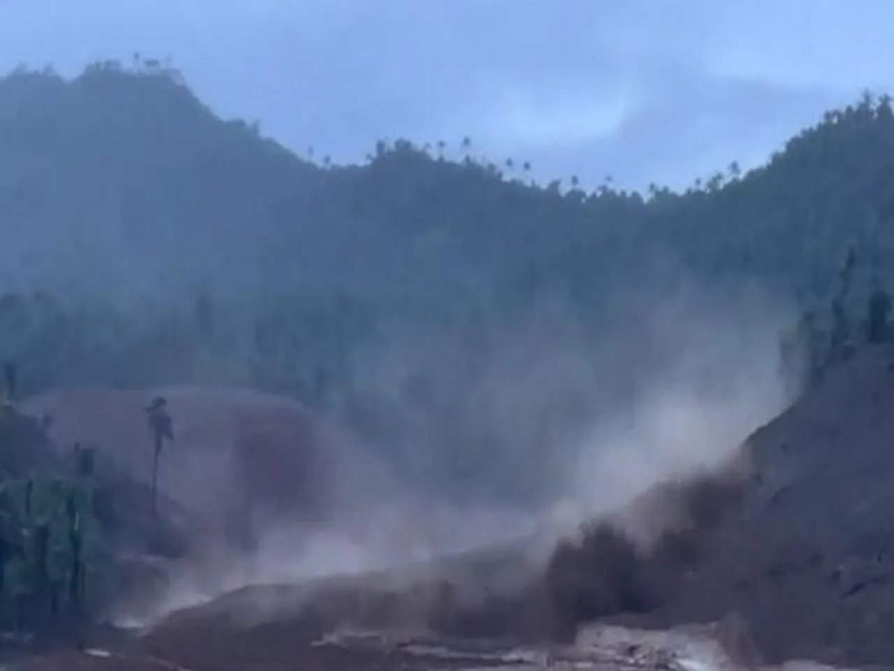 আফগানিস্তানের বাদাখশান প্রদেশে ভূমিধস, নিহত ১