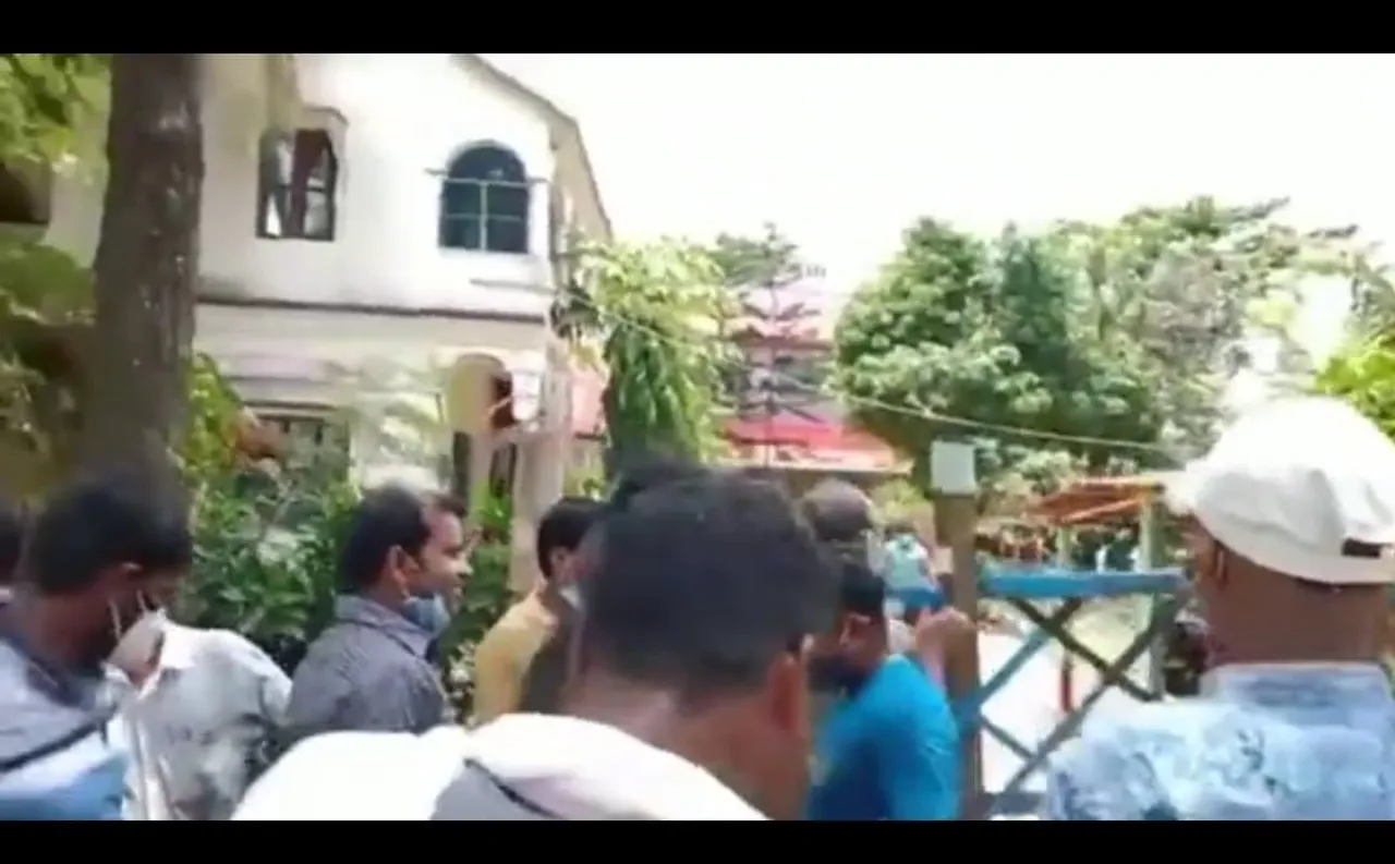 প্রধান শিক্ষকের বিরুদ্ধে মিড ডে মিলের চাল চুরির অভিযোগ