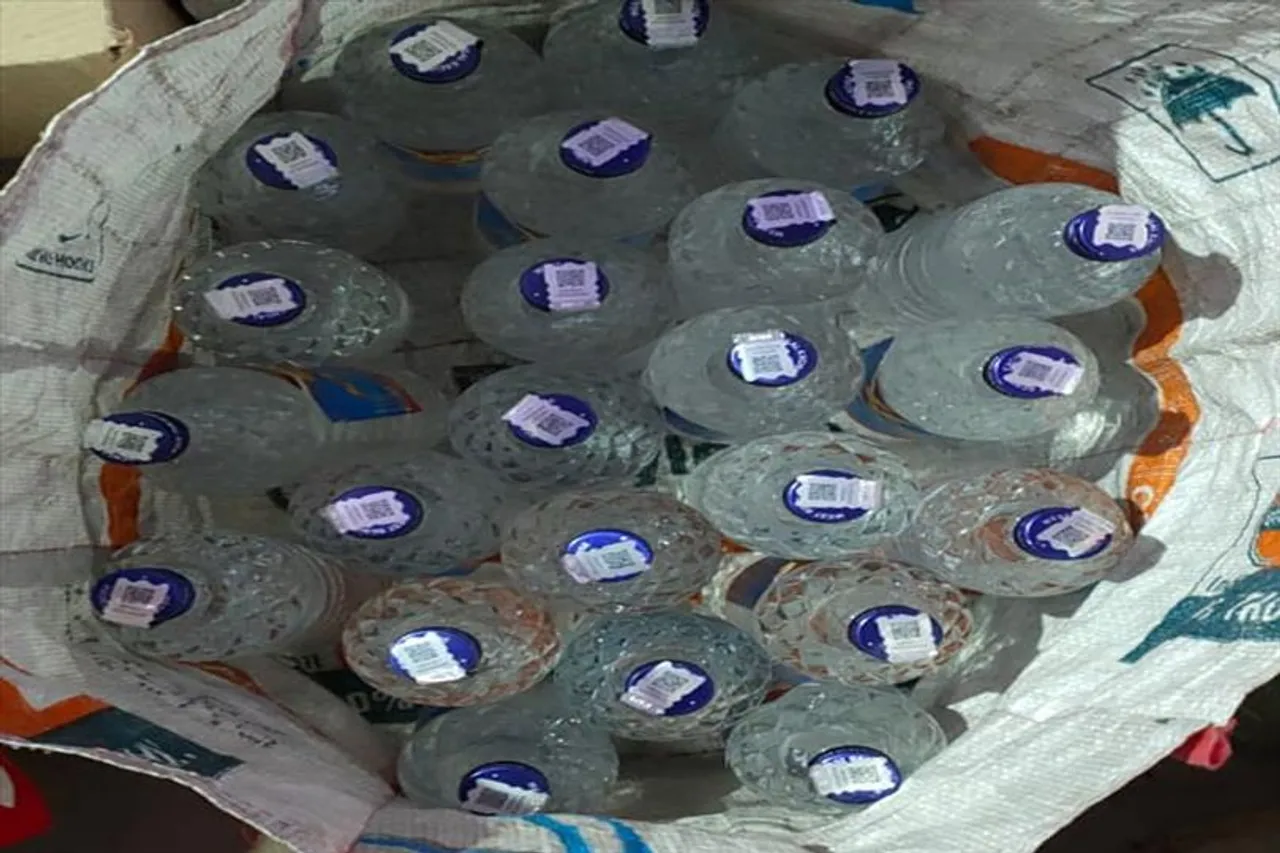 ৪০ লিটার অবৈধ মদ সহ ২ জন গ্রেফতার