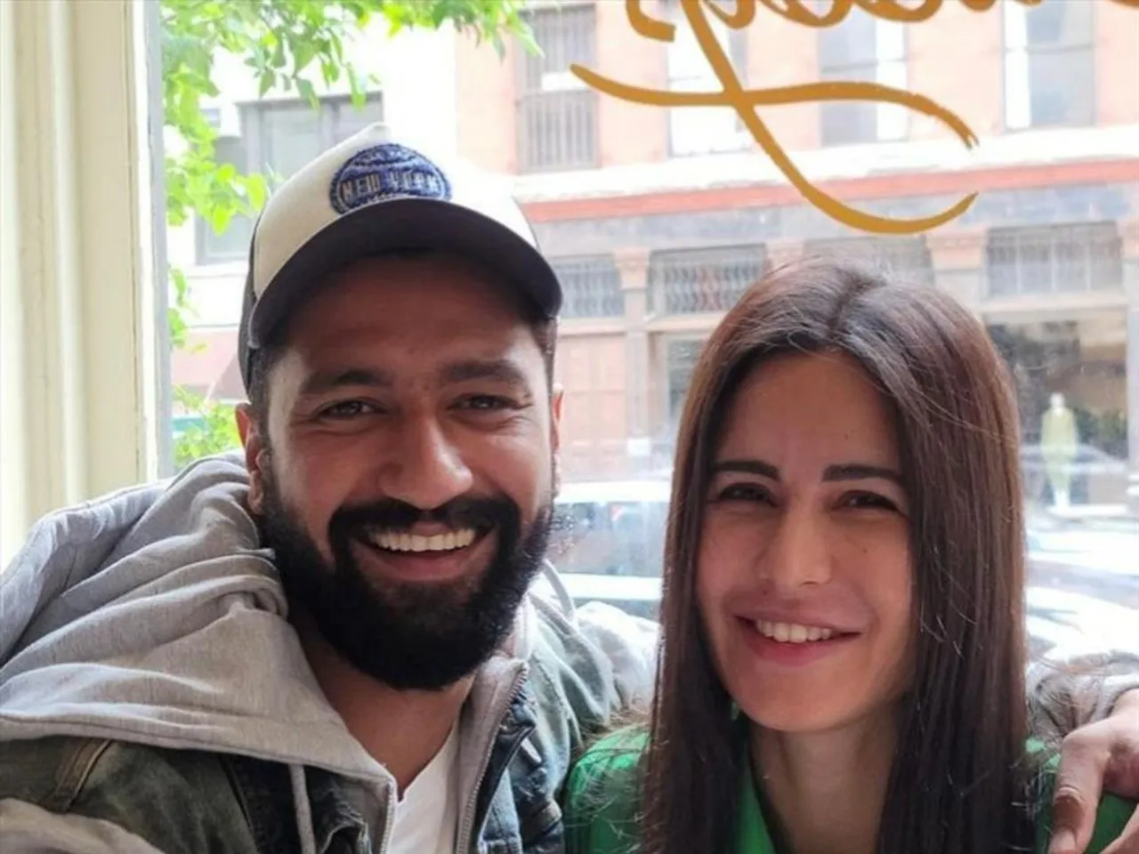 প্রিয়াংকা চোপড়ার রেস্তুরাতে ছুটির মেজাজে ভিক্যাট